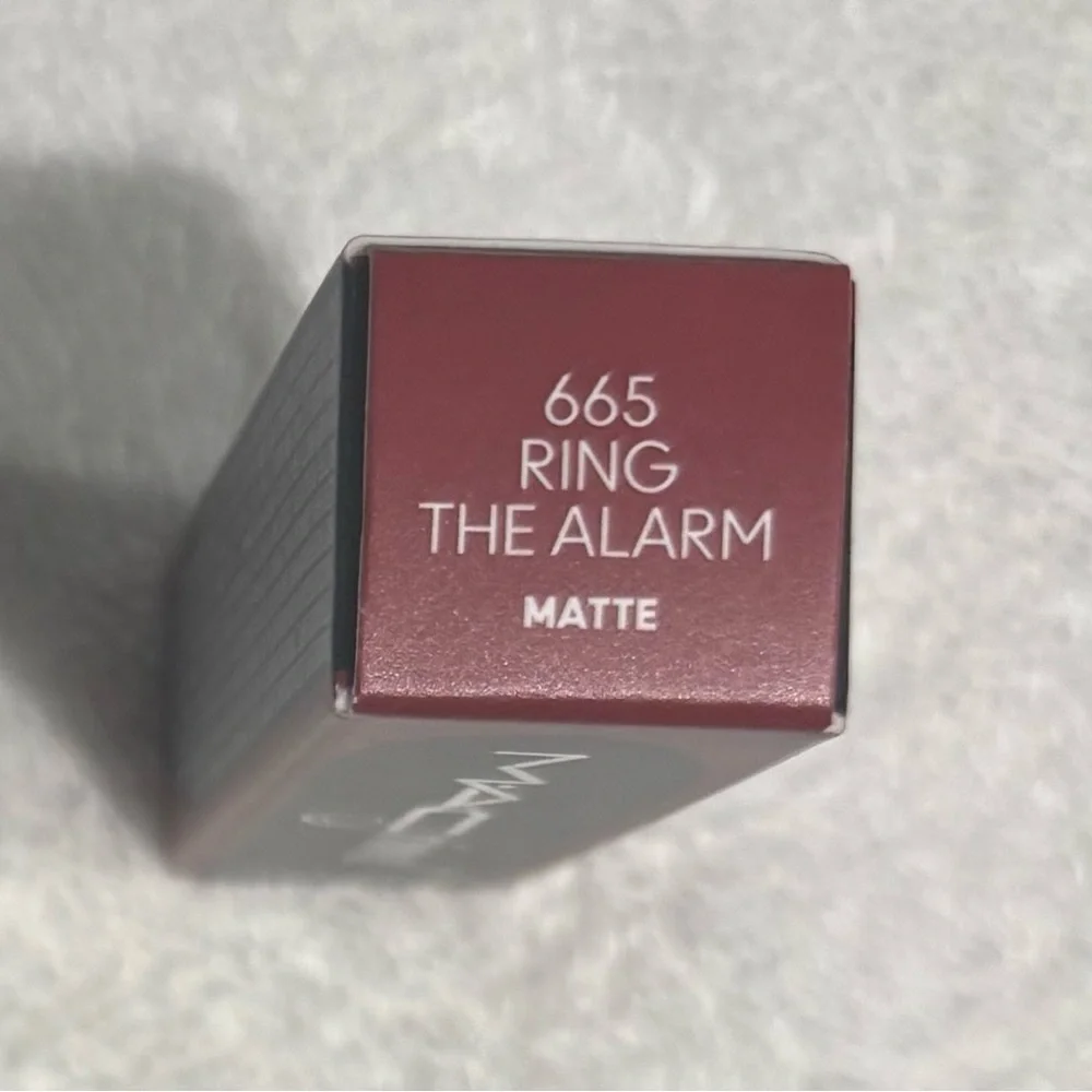 MAC Comsetics M·A·CXIMAL Silky Matte Lipstick in Ring The Alarm (665) NIB